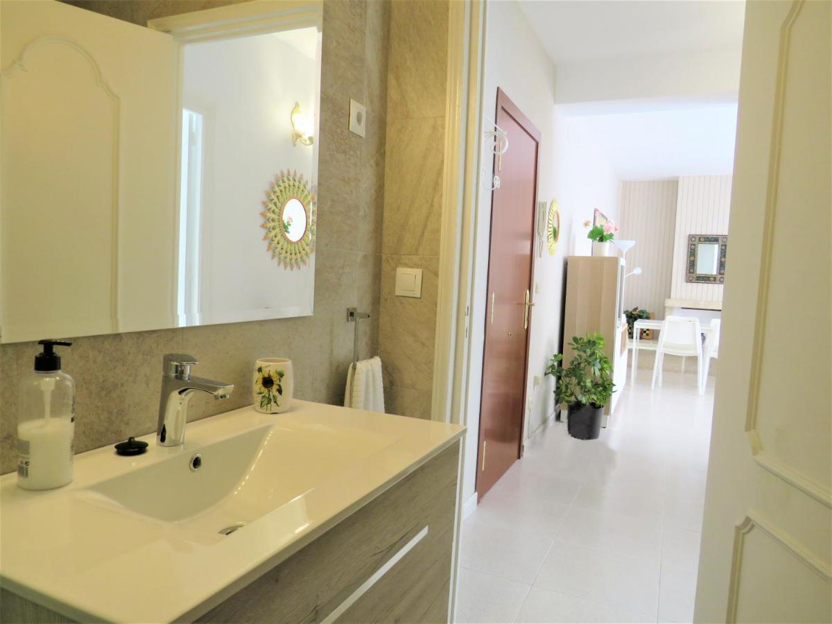 Elizabeth With Seaviews! * Torremolinos