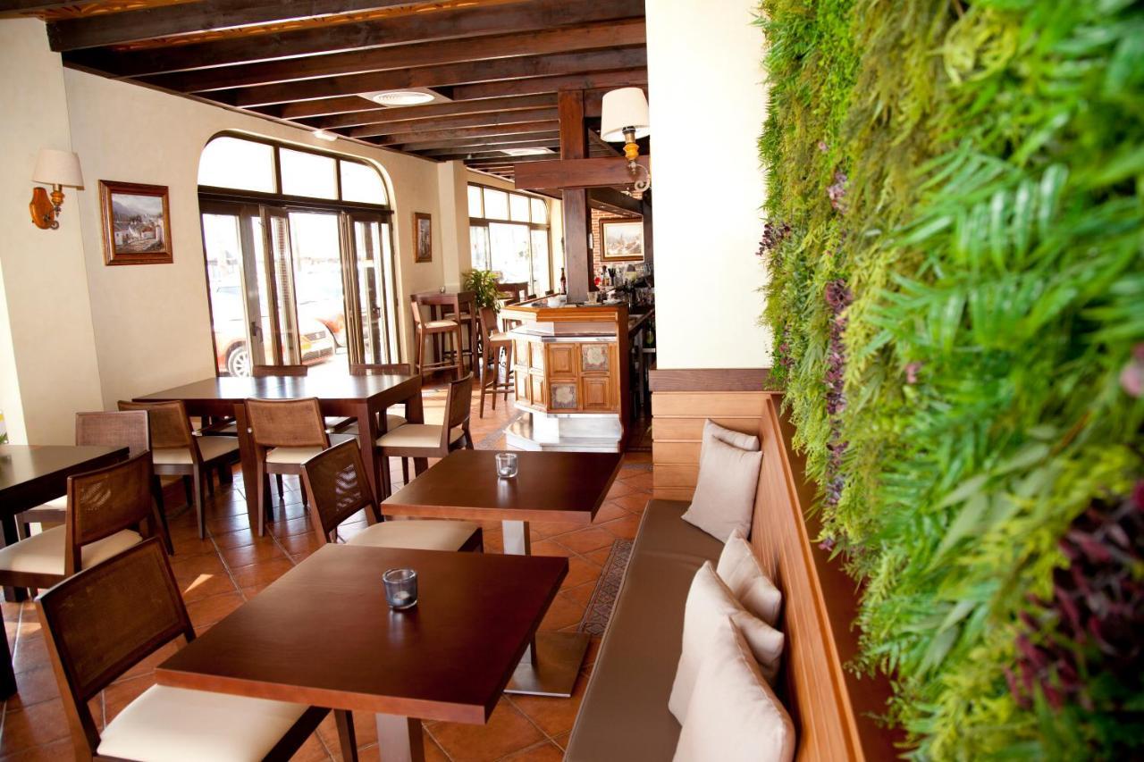 Tarik Hotel