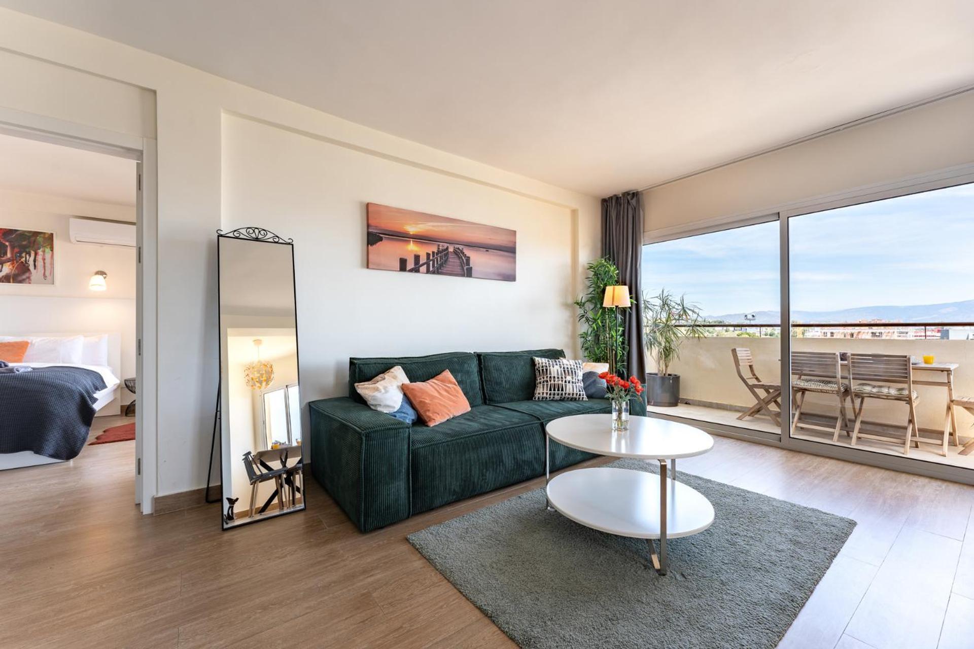 Sunrise Haven, Spacious, Bright, Pool, Terraces Apartamento *