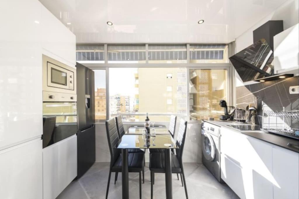 True Colours , Center By Namaste Elite Apartamento