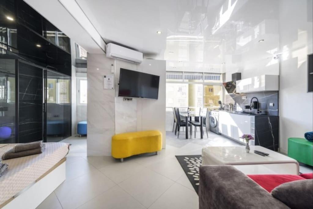 True Colours , Center By Namaste Elite Apartamento Torremolinos