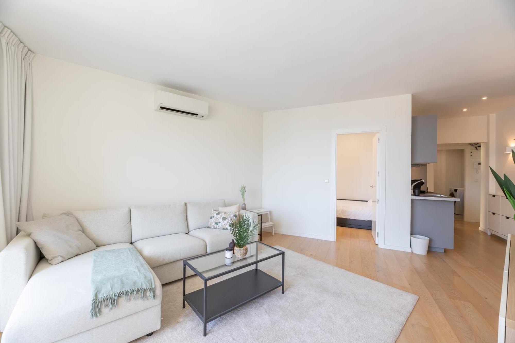 Stylish 2bd In The Centre 10 Minutes Away From The *