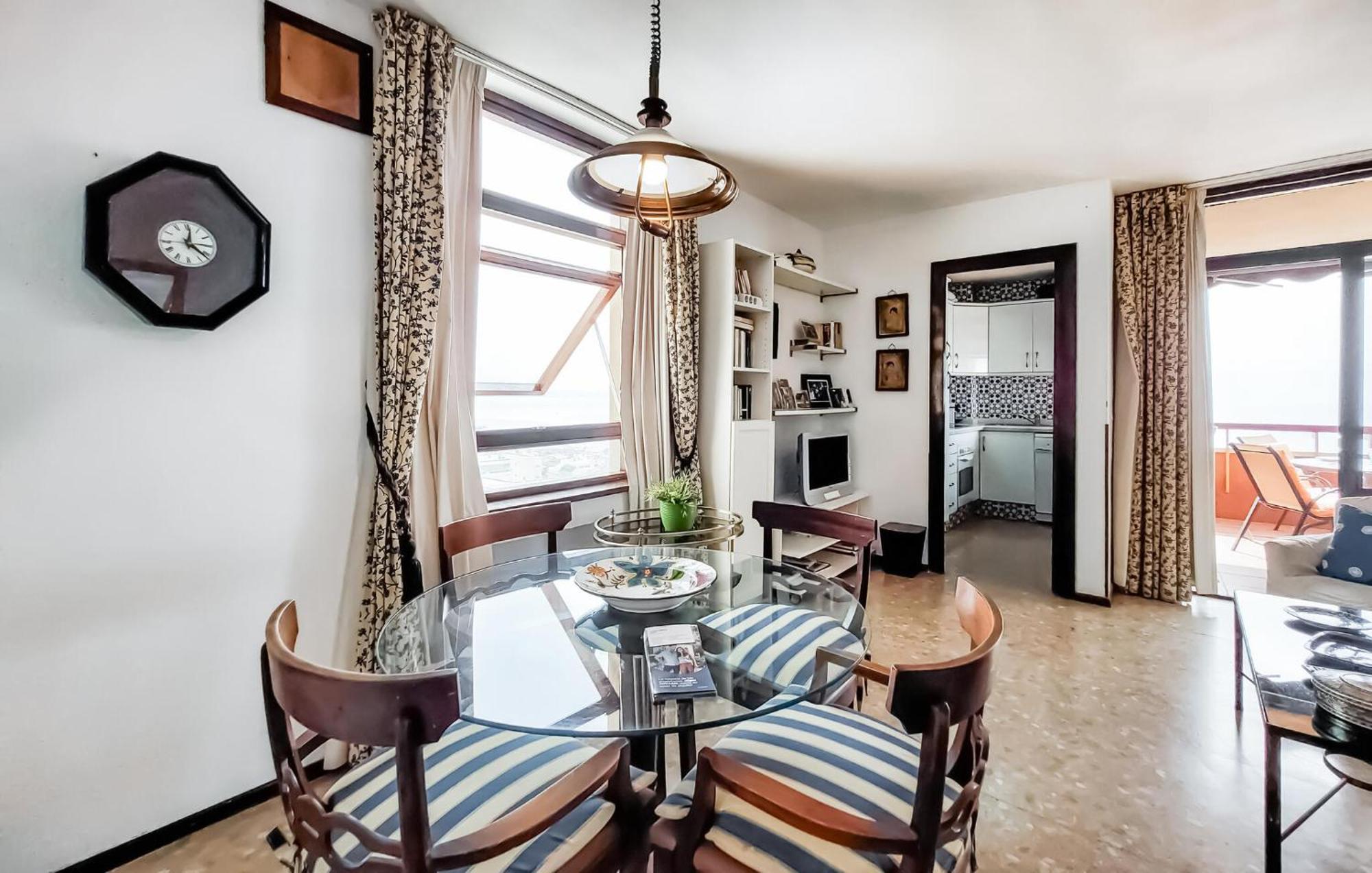 Apartamento Stunning In With Kitchen *