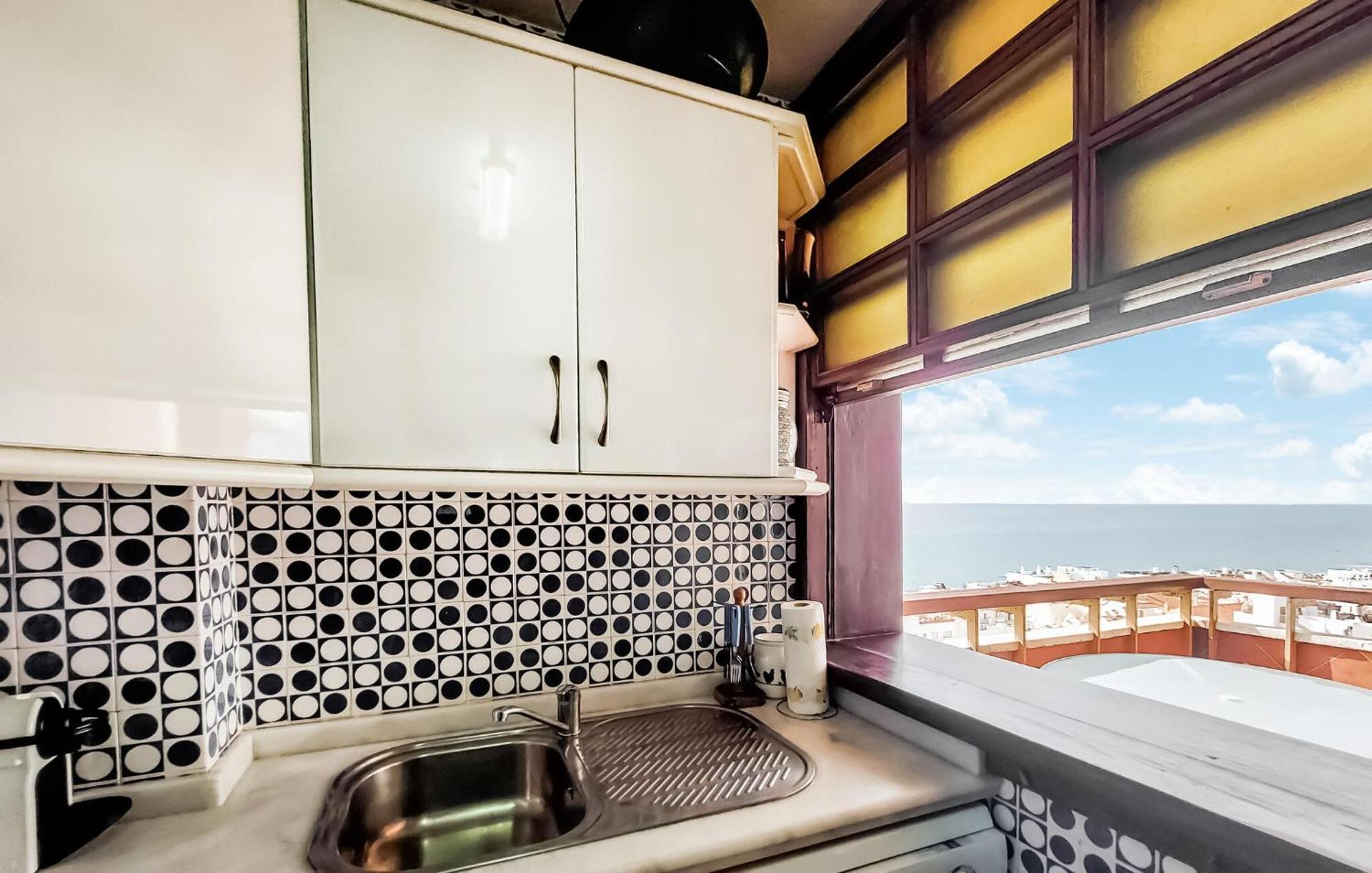 Stunning In With Kitchen Apartamento Torremolinos