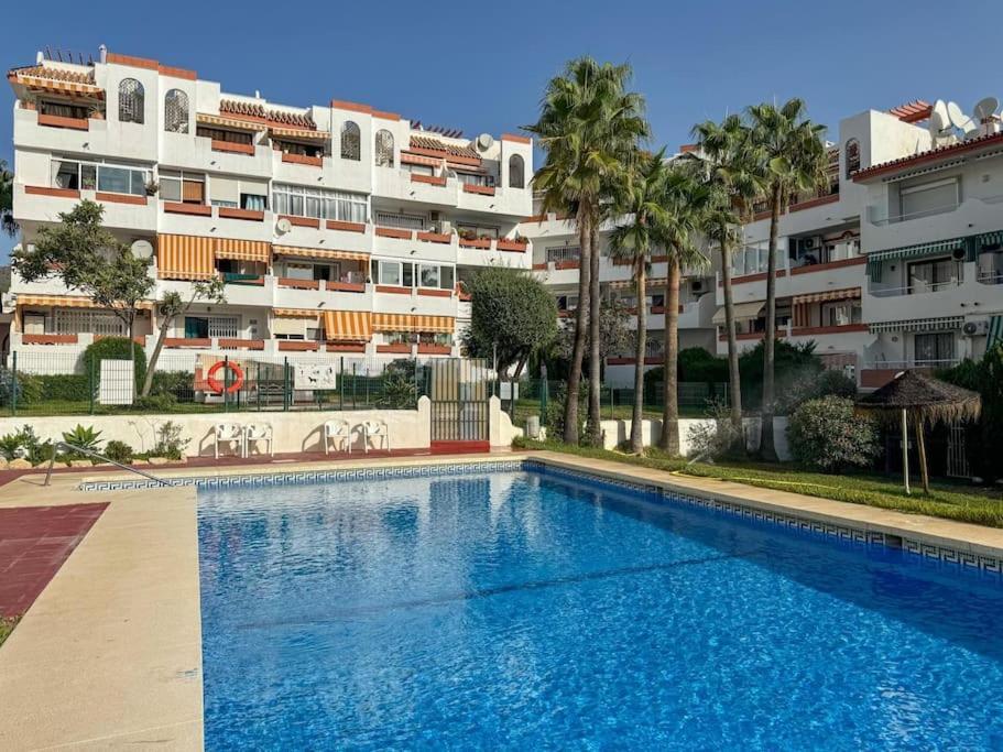 Apartamento One Bed Apt, Terrace, Sea And Pool View, Walk To Torremolinos