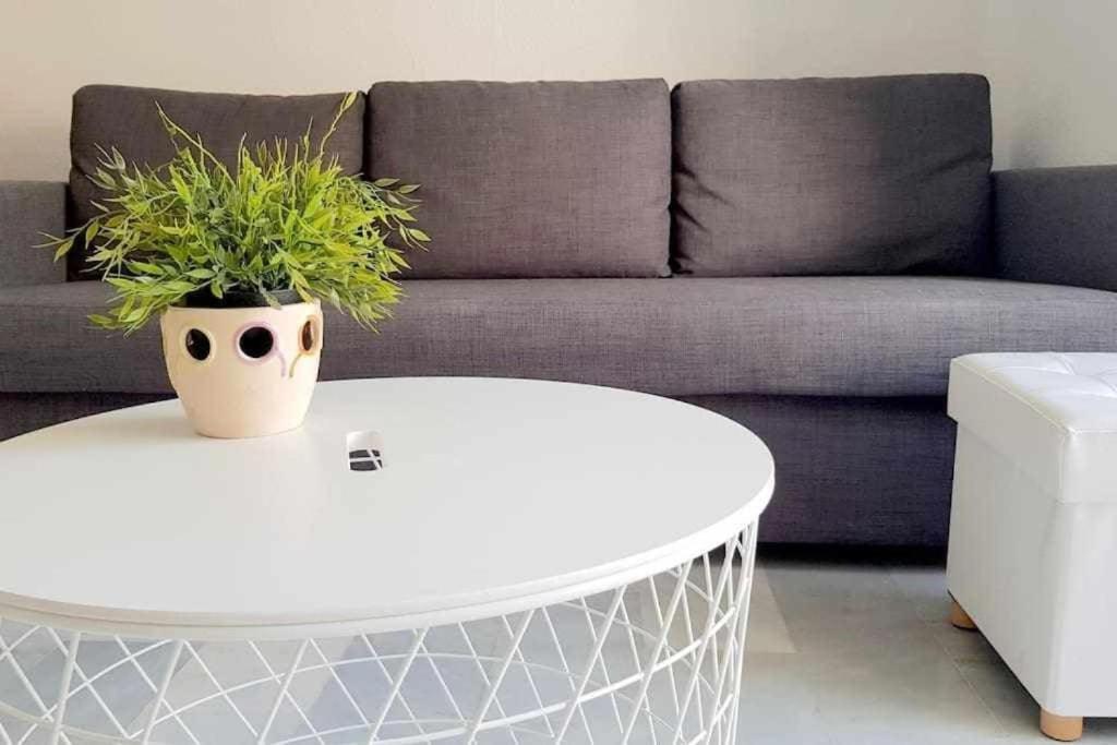 Apartamento One Bed Apt, Terrace, Sea And Pool View, Walk To *