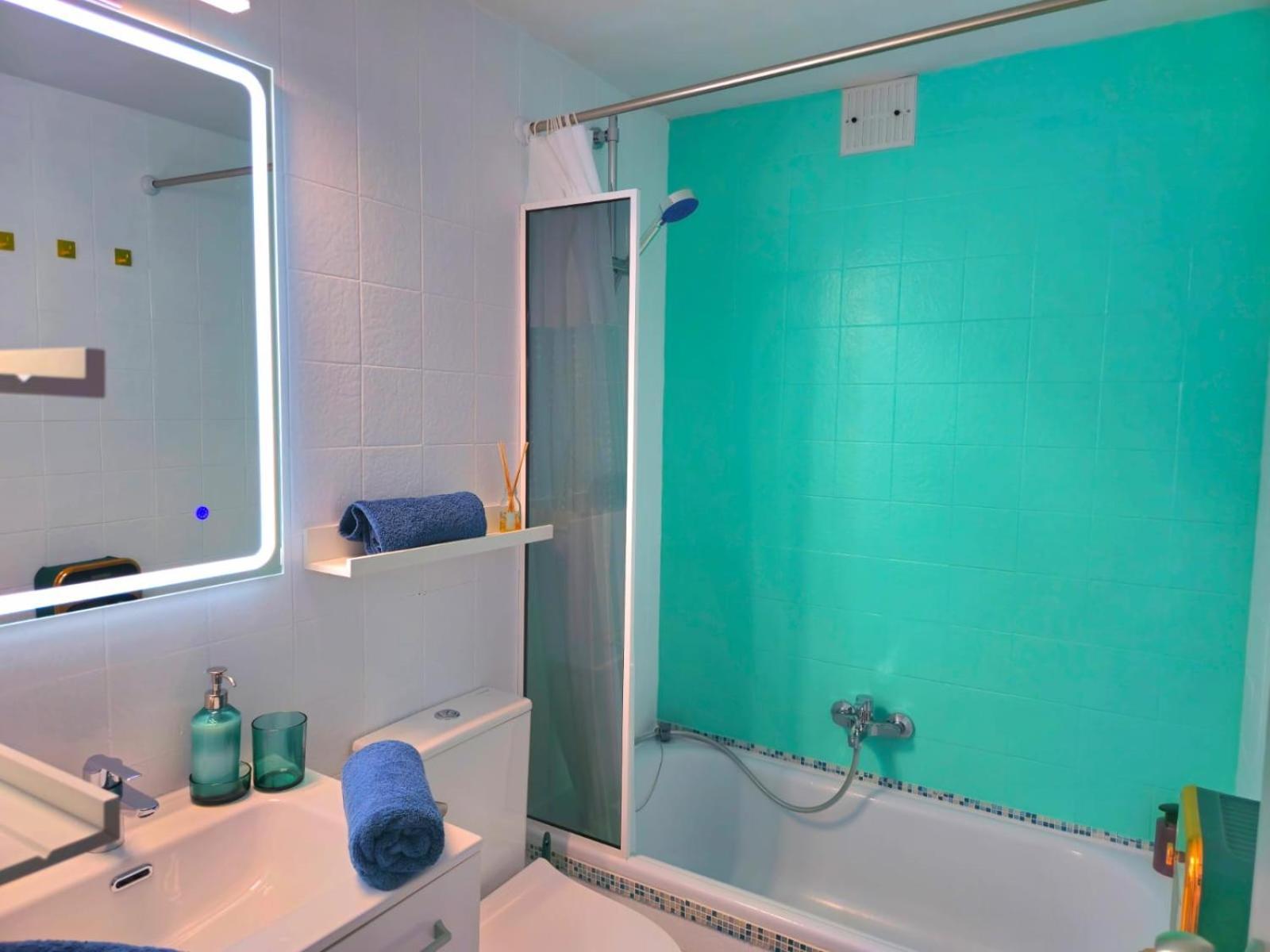 Nogalera Skyline Retreat One Bedroom With Balcony And Amazing Sea And Views By Namaste Elite Apartamento