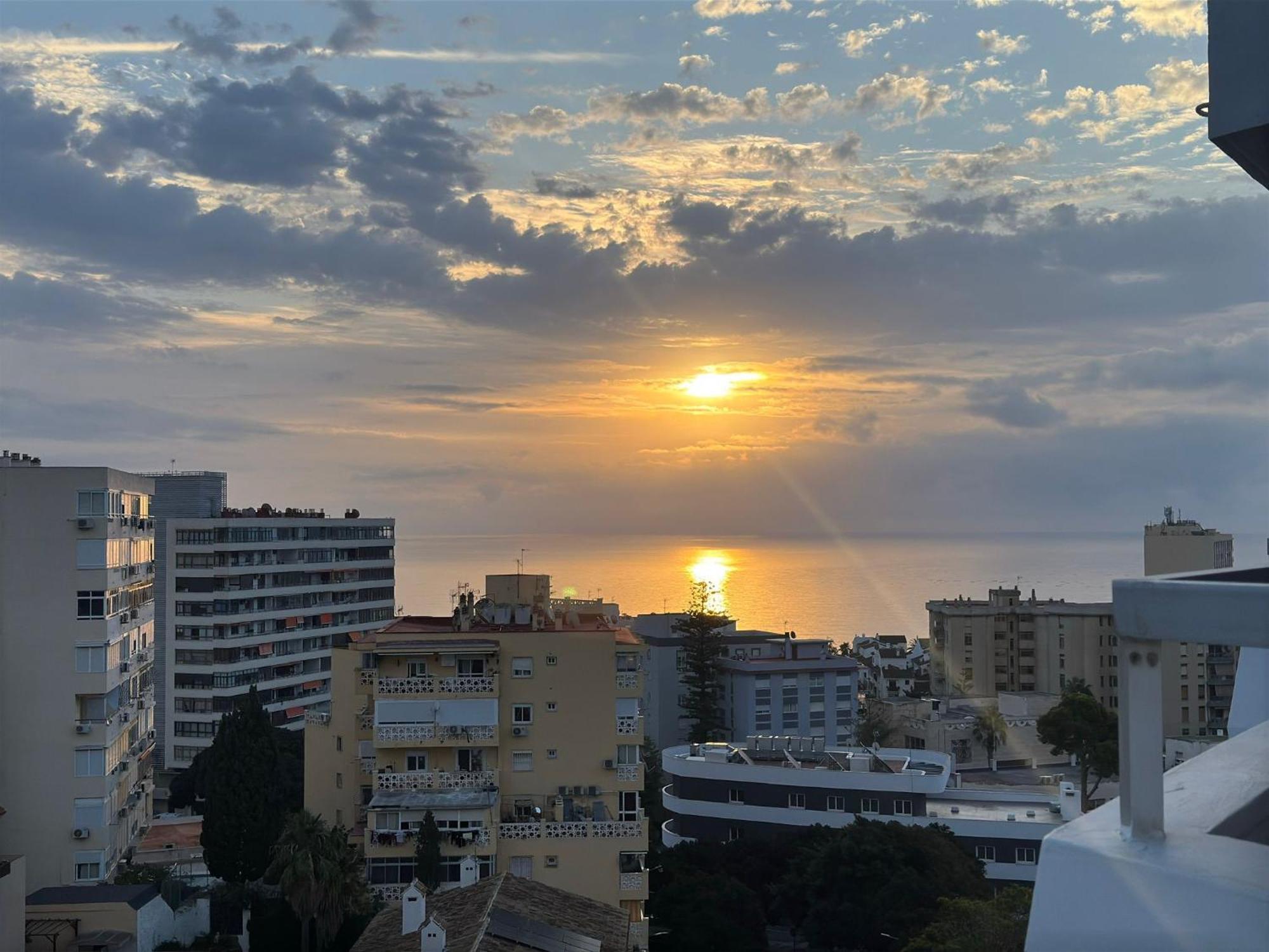 Apartamento Nogalera Skyline Retreat One Bedroom With Balcony And Amazing Sea And Views By Namaste Elite Torremolinos