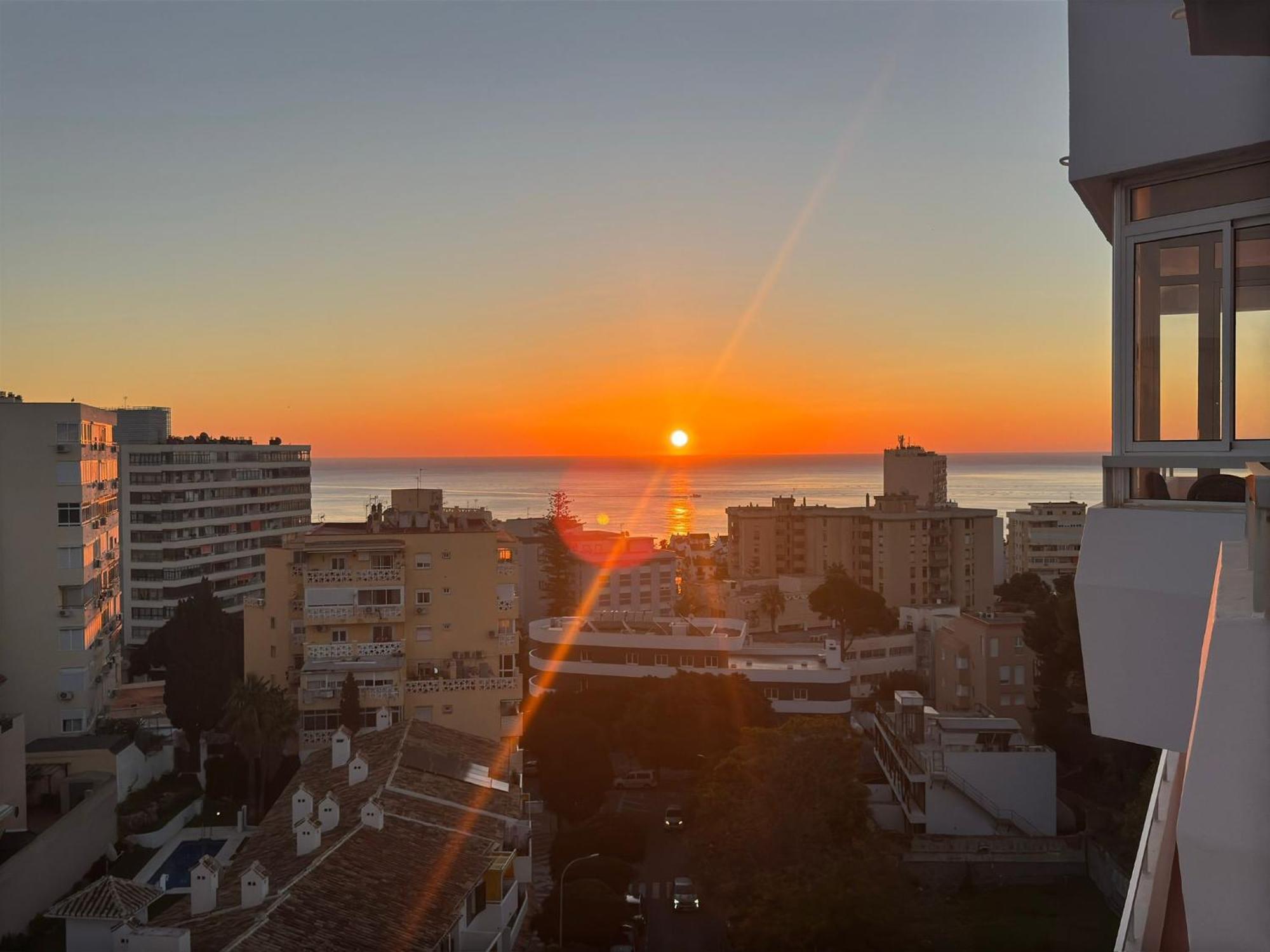 Nogalera Skyline Retreat One Bedroom With Balcony And Amazing Sea And Views By Namaste Elite Apartamento *