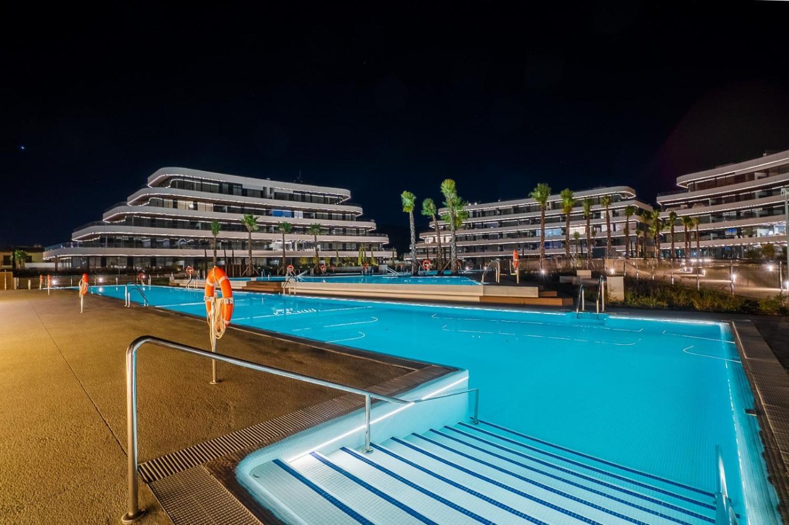 Vivi Homes - Mali Pool, Jacuzzi, Garden, Gym & Sea View