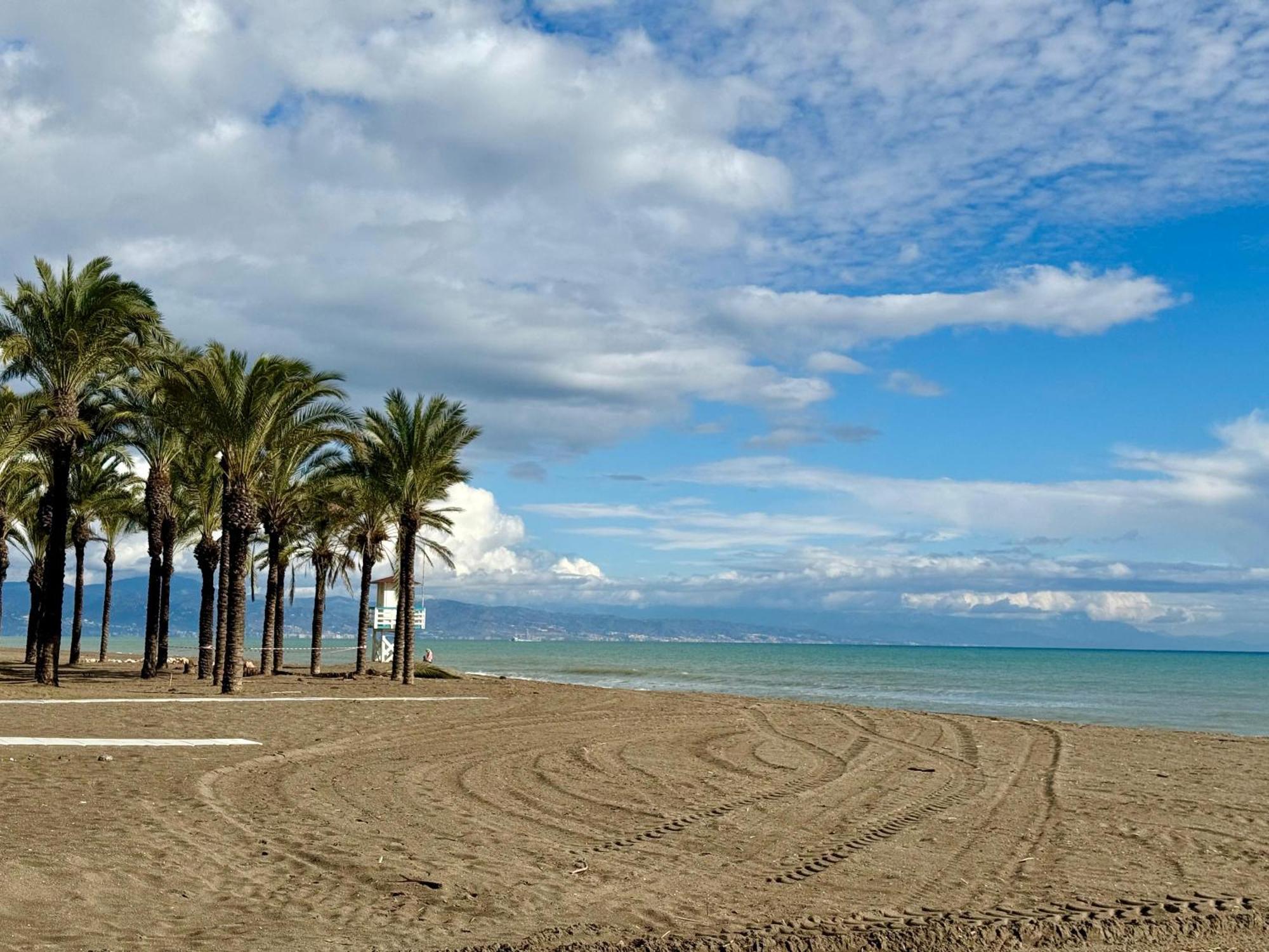 Apartamento Carihuela En Primera Linea De Playa Con Vistas Y Garaje! C