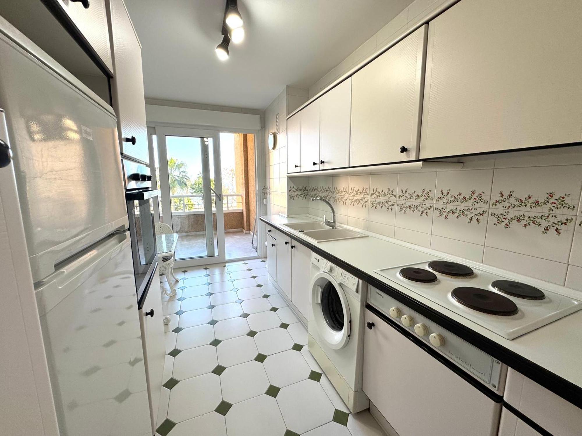 Apartamento Carihuela En Primera Linea De Playa Con Vistas Y Garaje! C *