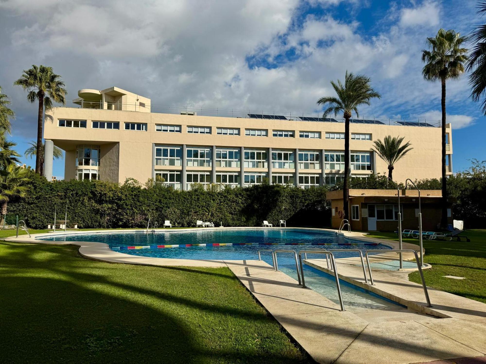 Apartamento Carihuela En Primera Linea De Playa Con Vistas Y Garaje! C