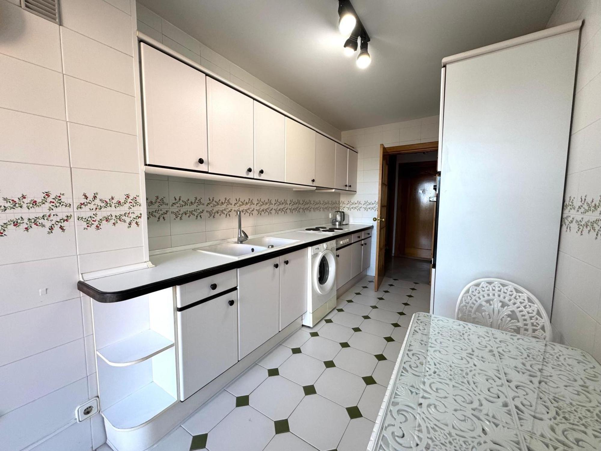 Apartamento Carihuela En Primera Linea De Playa Con Vistas Y Garaje! C *