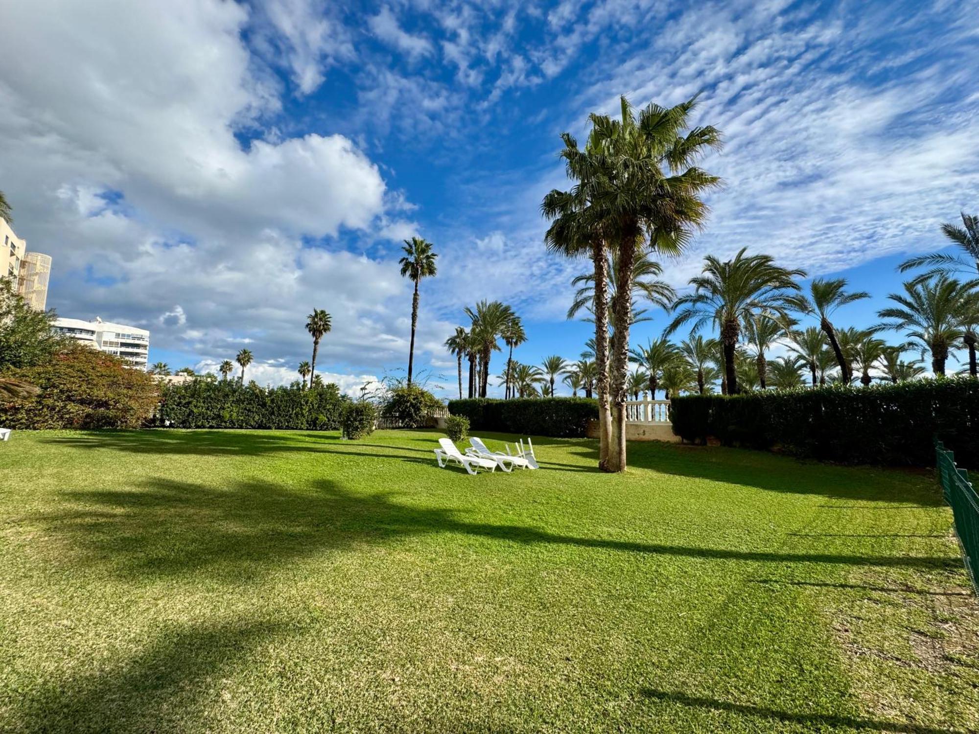 Carihuela En Primera Linea De Playa Con Vistas Y Garaje! C Apartamento Torremolinos