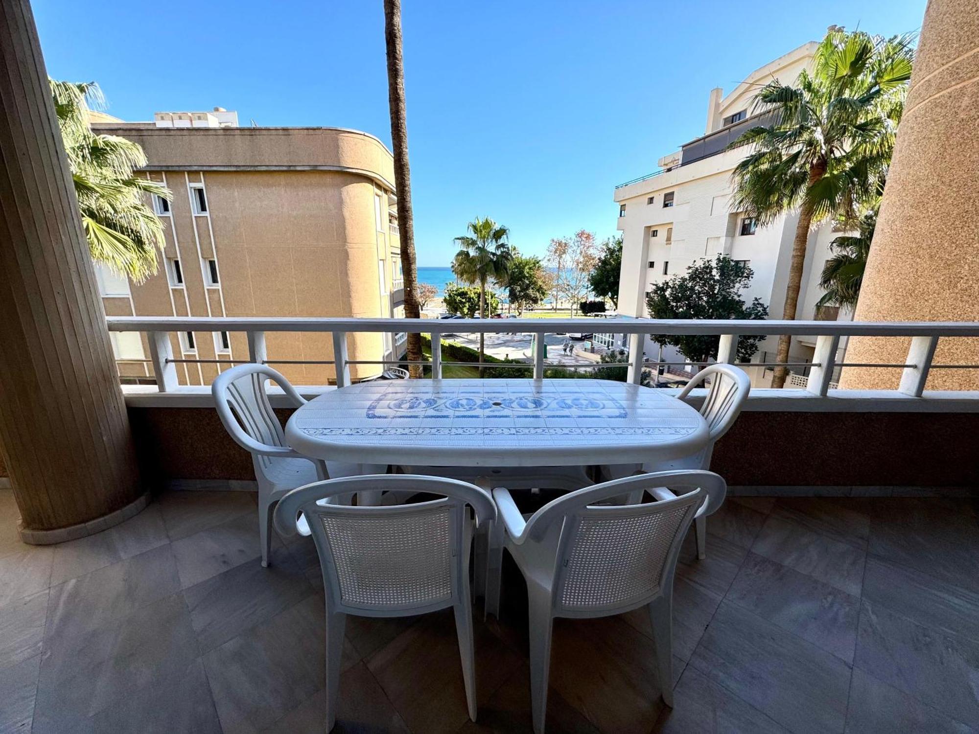 Carihuela En Primera Linea De Playa Con Vistas Y Garaje! C Apartamento