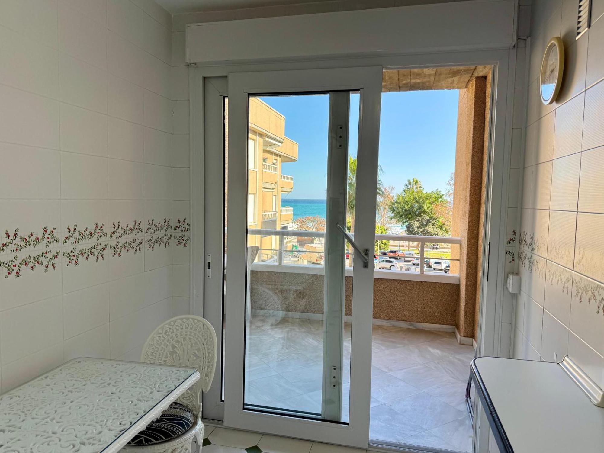 Apartamento Carihuela En Primera Linea De Playa Con Vistas Y Garaje! C Torremolinos