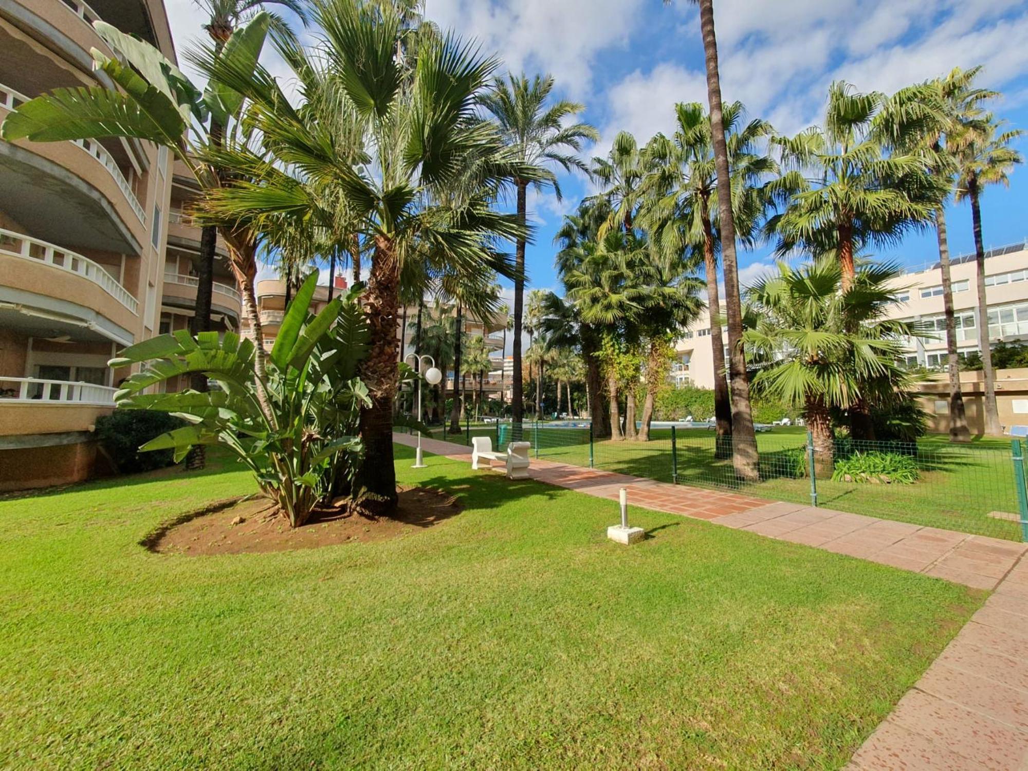 Apartamento Carihuela En Primera Linea De Playa Con Vistas Y Garaje! C Torremolinos
