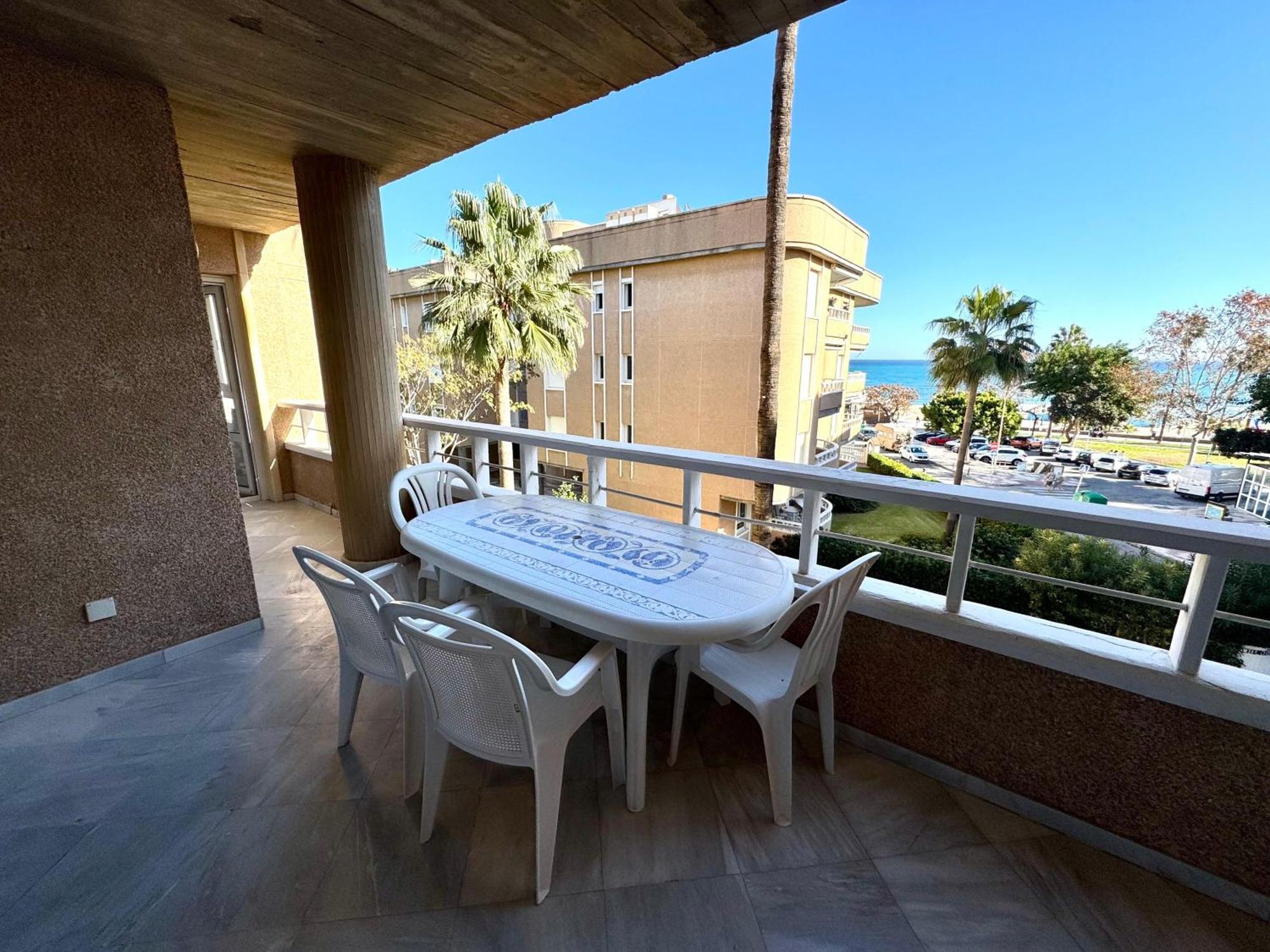 Carihuela En Primera Linea De Playa Con Vistas Y Garaje! C Apartamento Torremolinos