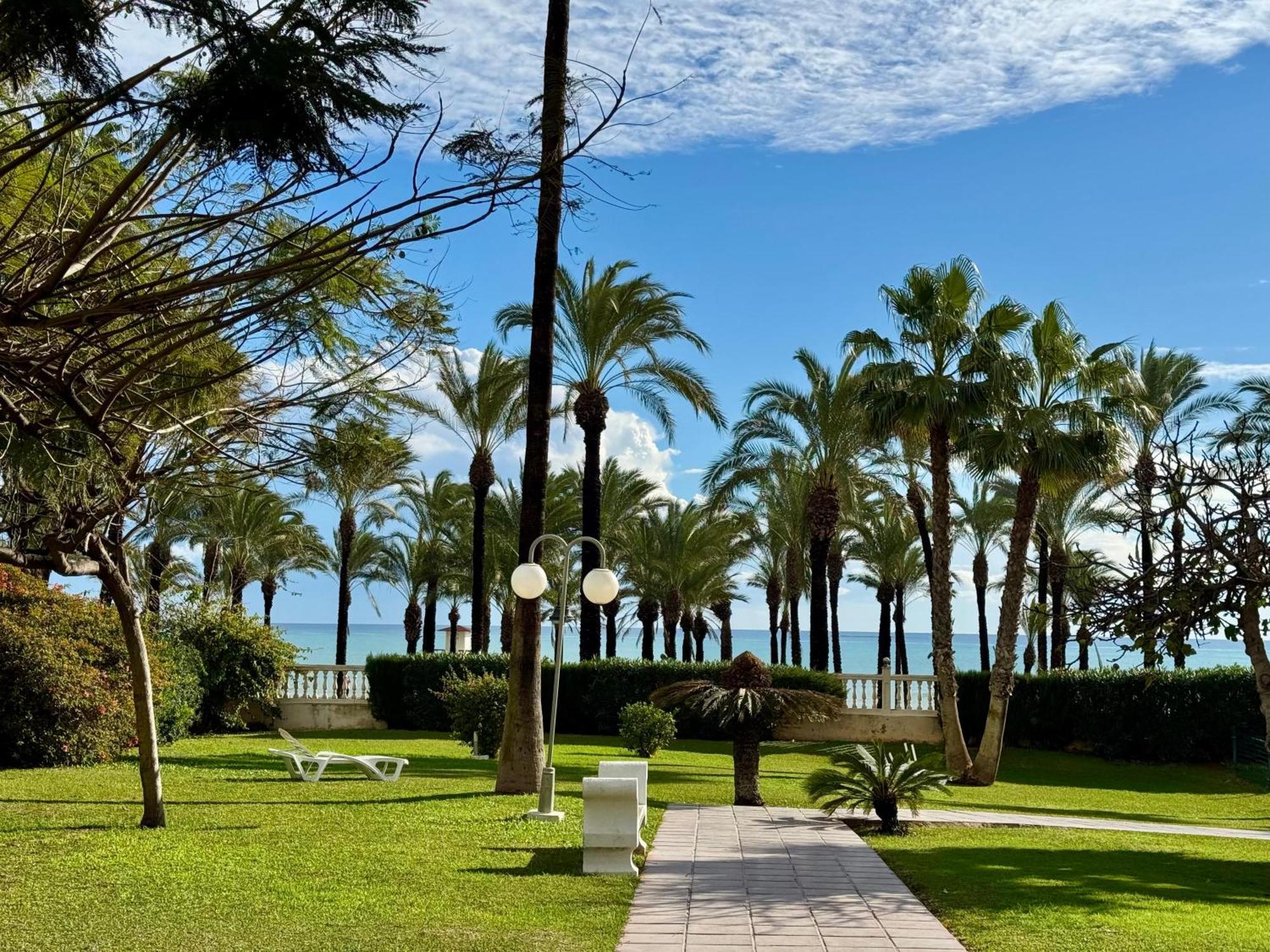 Carihuela En Primera Linea De Playa Con Vistas Y Garaje! C Apartamento