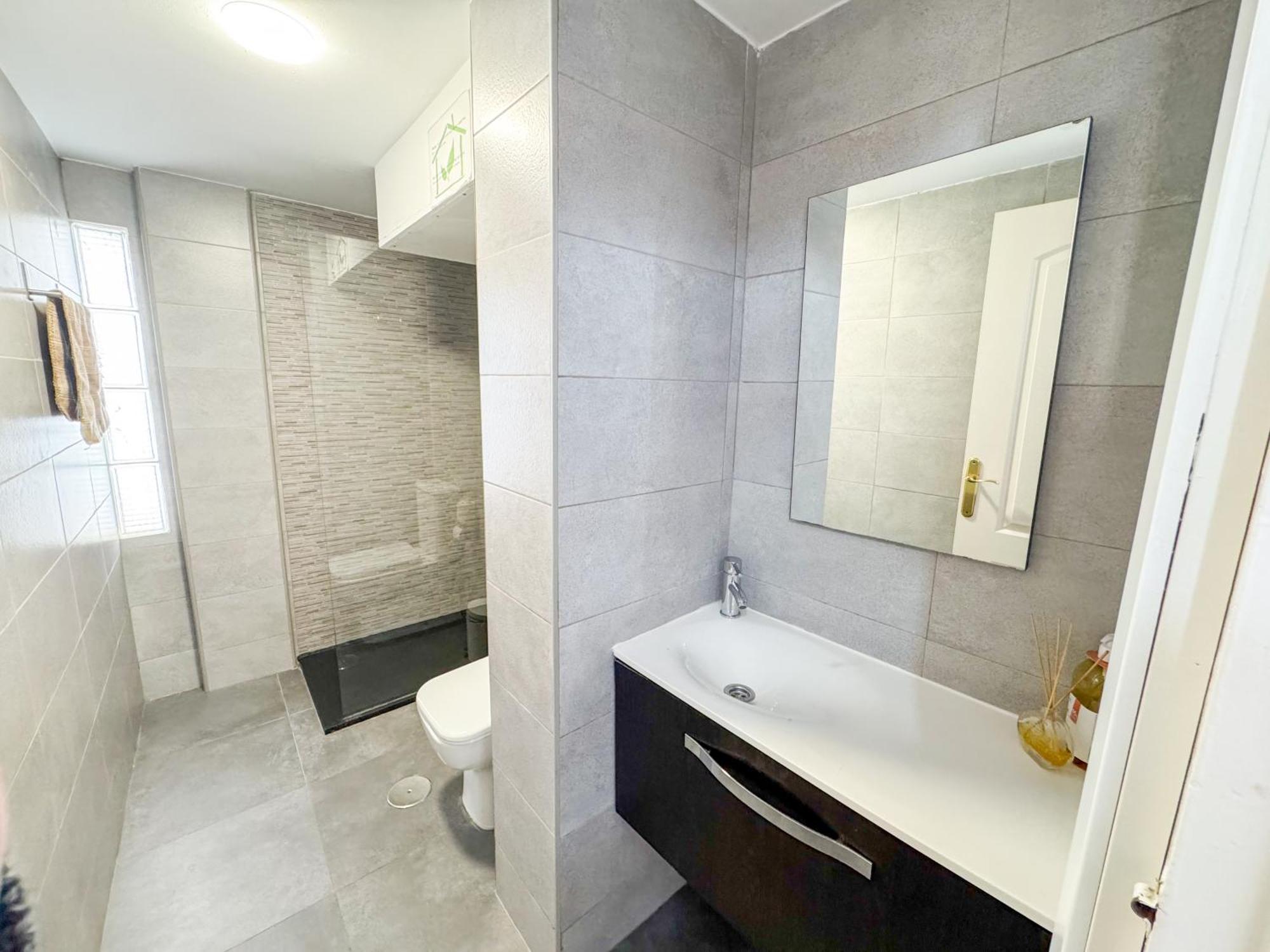 One Bed Apt, Terrace, Sea And Pool View, Walk To Apartamento Torremolinos