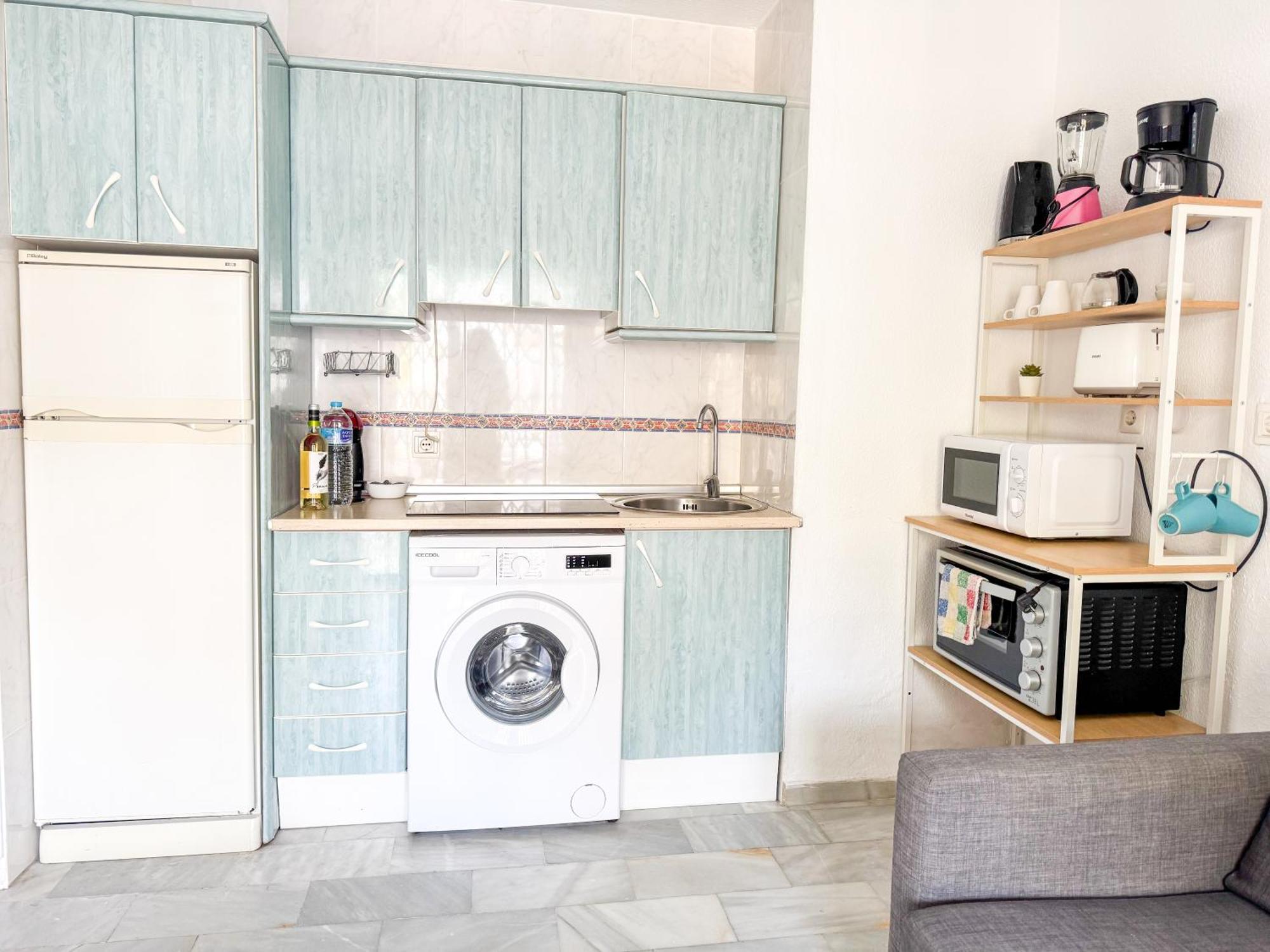Apartamento One Bed Apt, Terrace, Sea And Pool View, Walk To Torremolinos