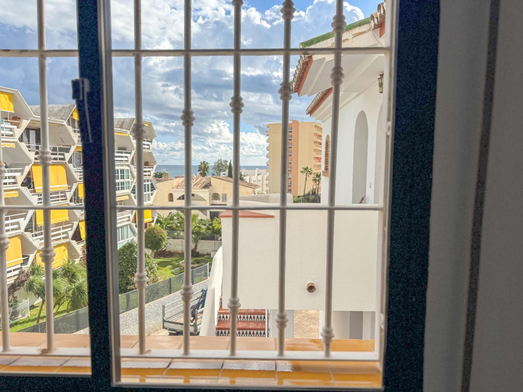 One Bed Apt, Terrace, Sea And Pool View, Walk To