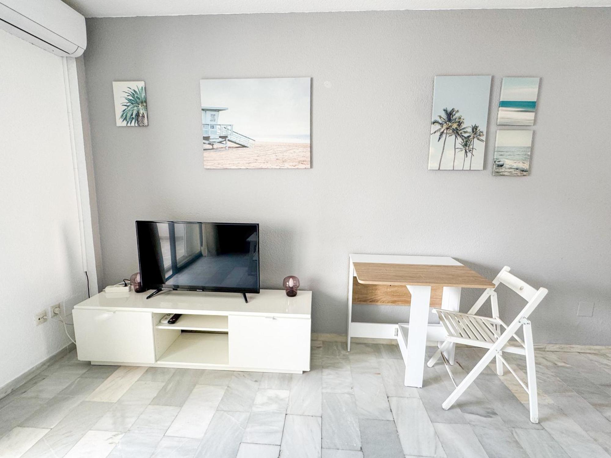 Apartamento One Bed Apt, Terrace, Sea And Pool View, Walk To Torremolinos