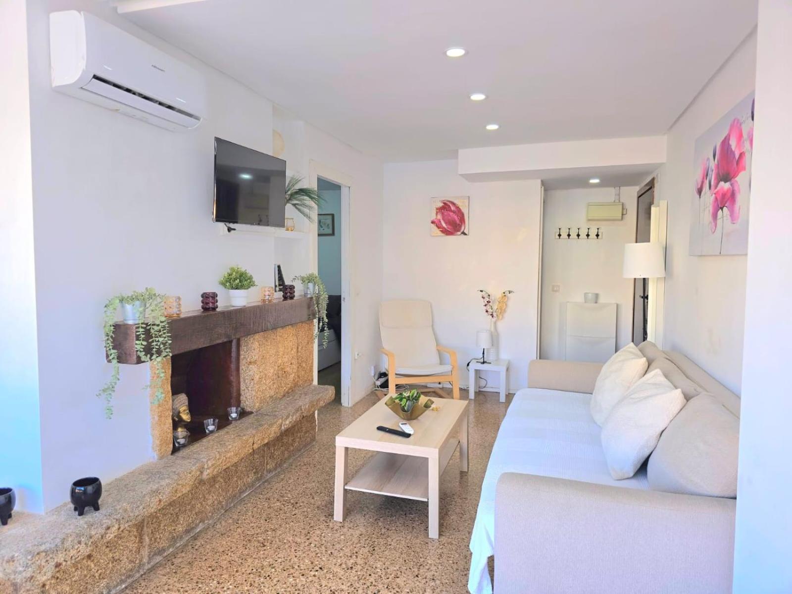 Apartamento Nogalera Rainbow 2-bedroom Apartment, Pool And Parking By Namaste Elite