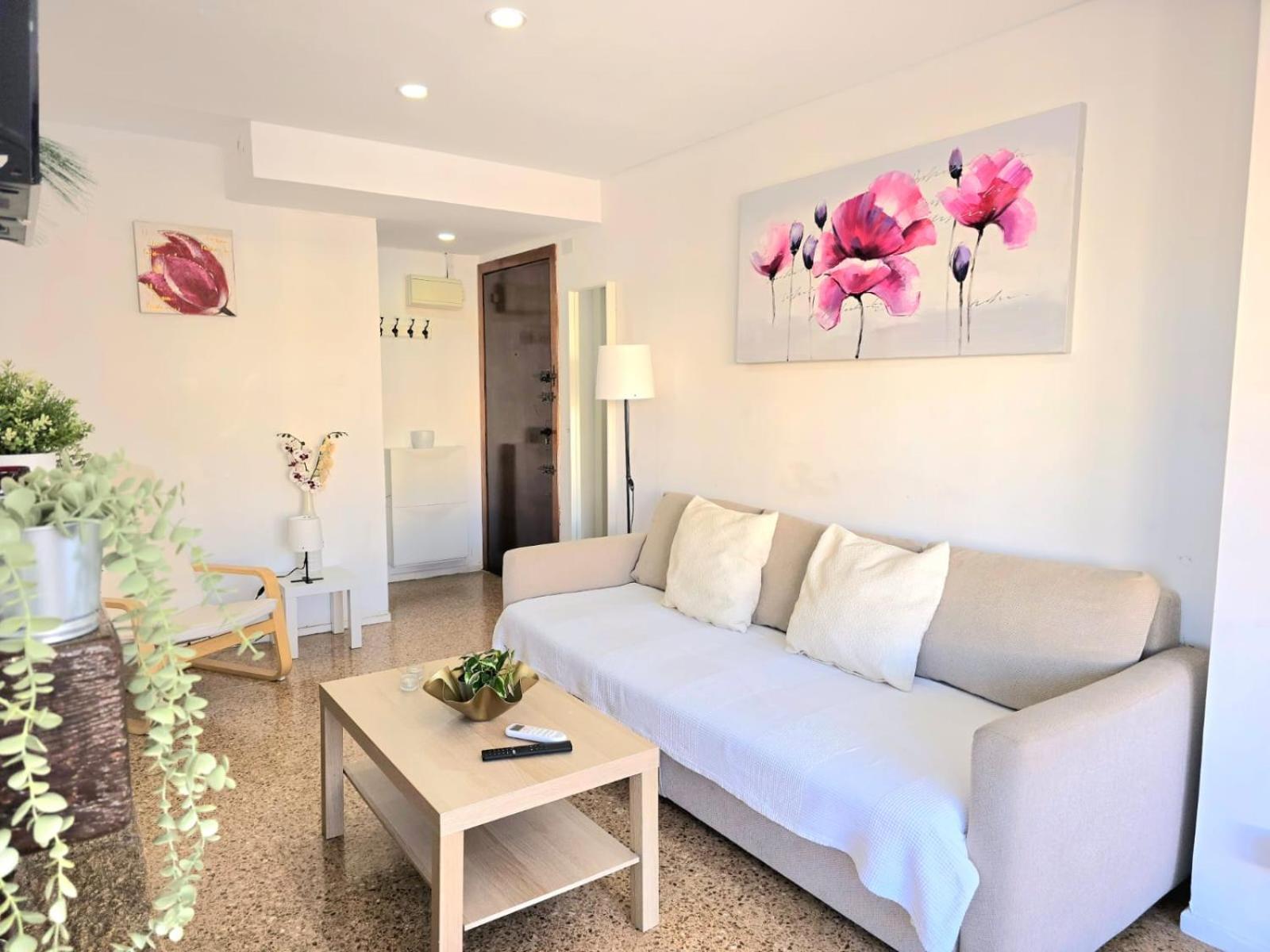 Nogalera Rainbow 2-bedroom Apartment, Pool And Parking By Namaste Elite Apartamento Torremolinos
