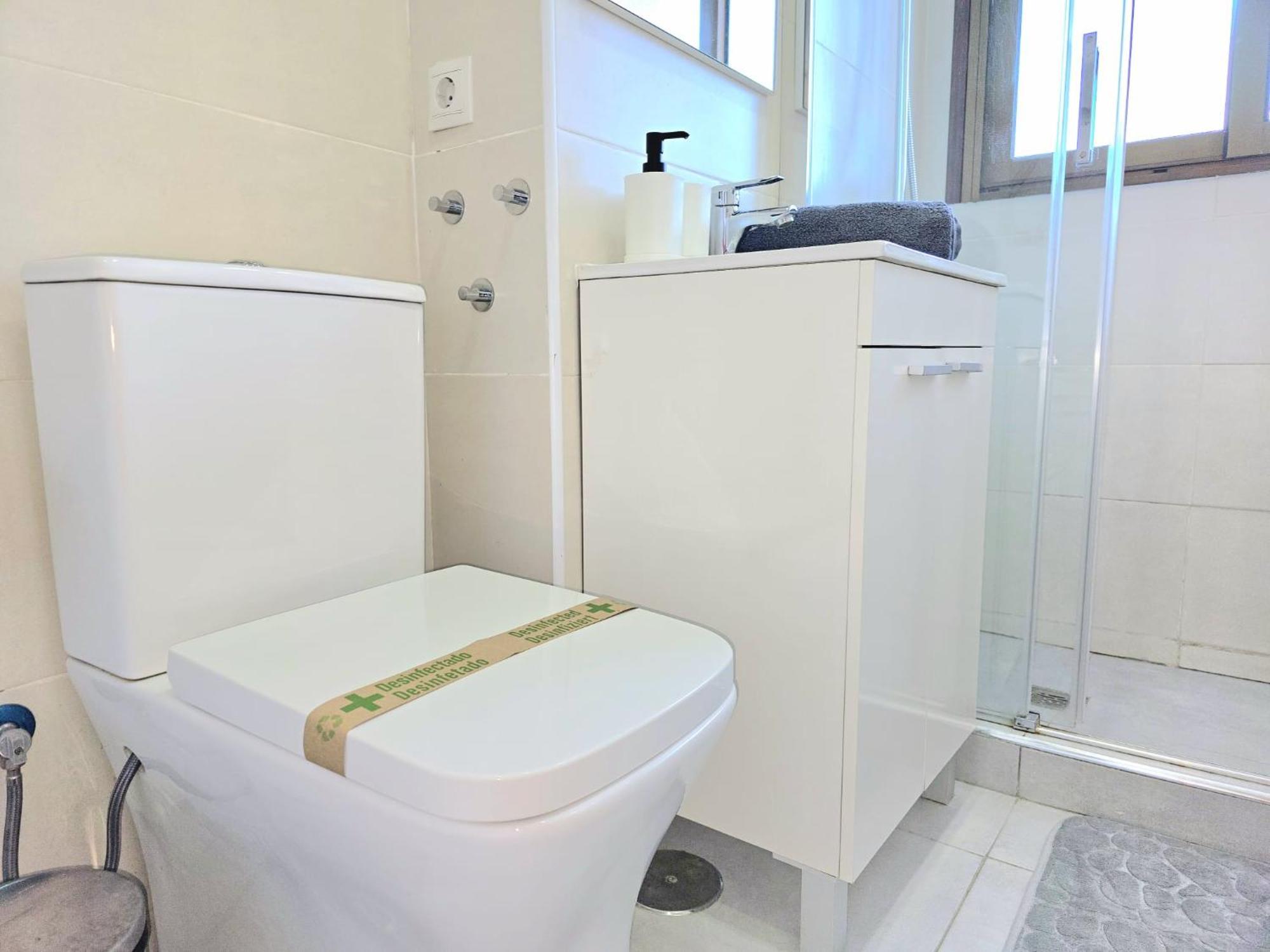 Nogalera Rainbow 2-bedroom Apartment, Pool And Parking By Namaste Elite Apartamento Torremolinos