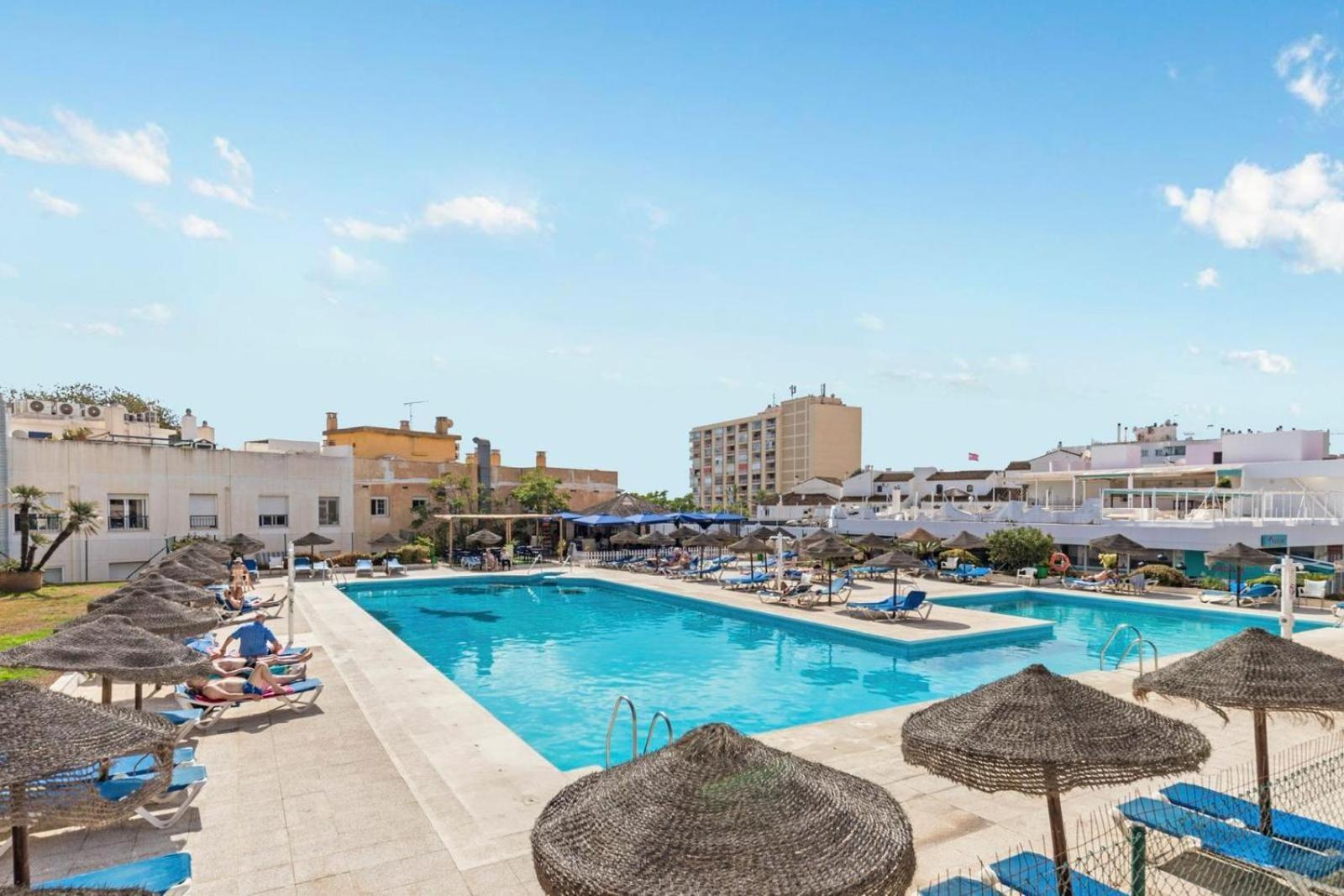 Apartamento Nogalera Rainbow 2-bedroom Apartment, Pool And Parking By Namaste Elite Torremolinos