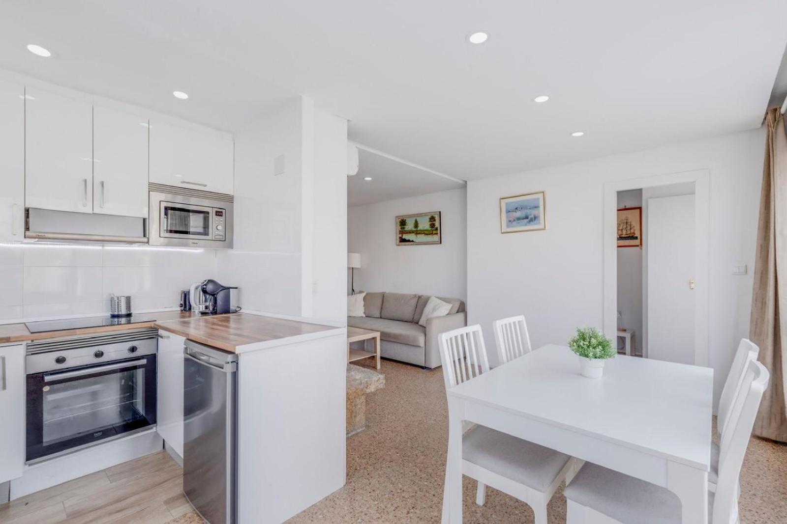 Apartamento Nogalera Rainbow 2-bedroom Apartment, Pool And Parking By Namaste Elite