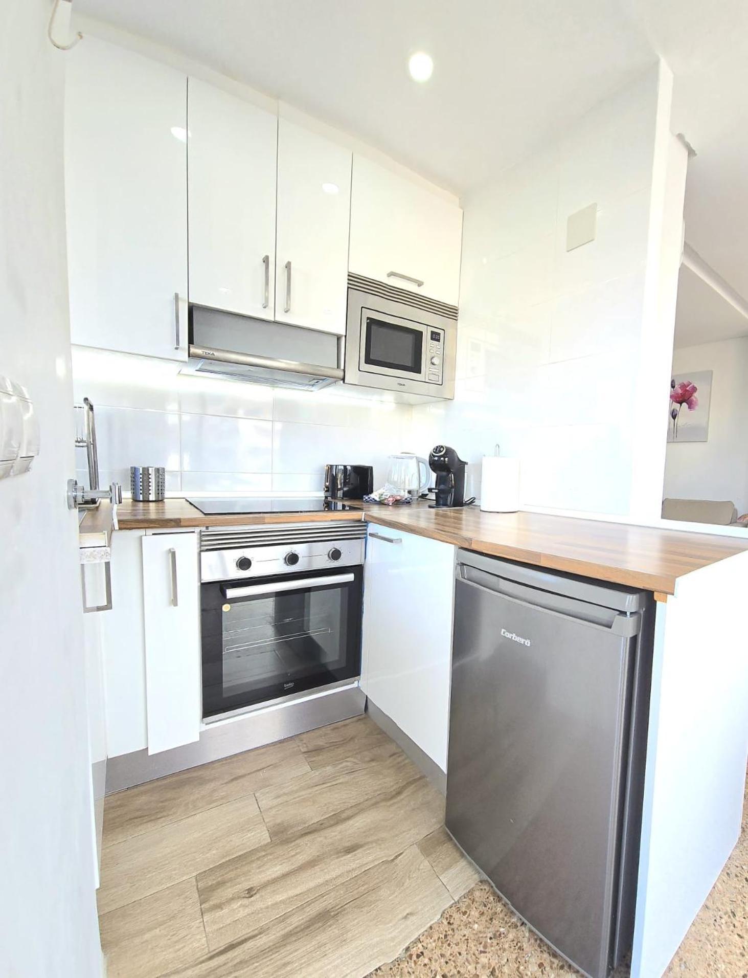 Apartamento Nogalera Rainbow 2-bedroom Apartment, Pool And Parking By Namaste Elite