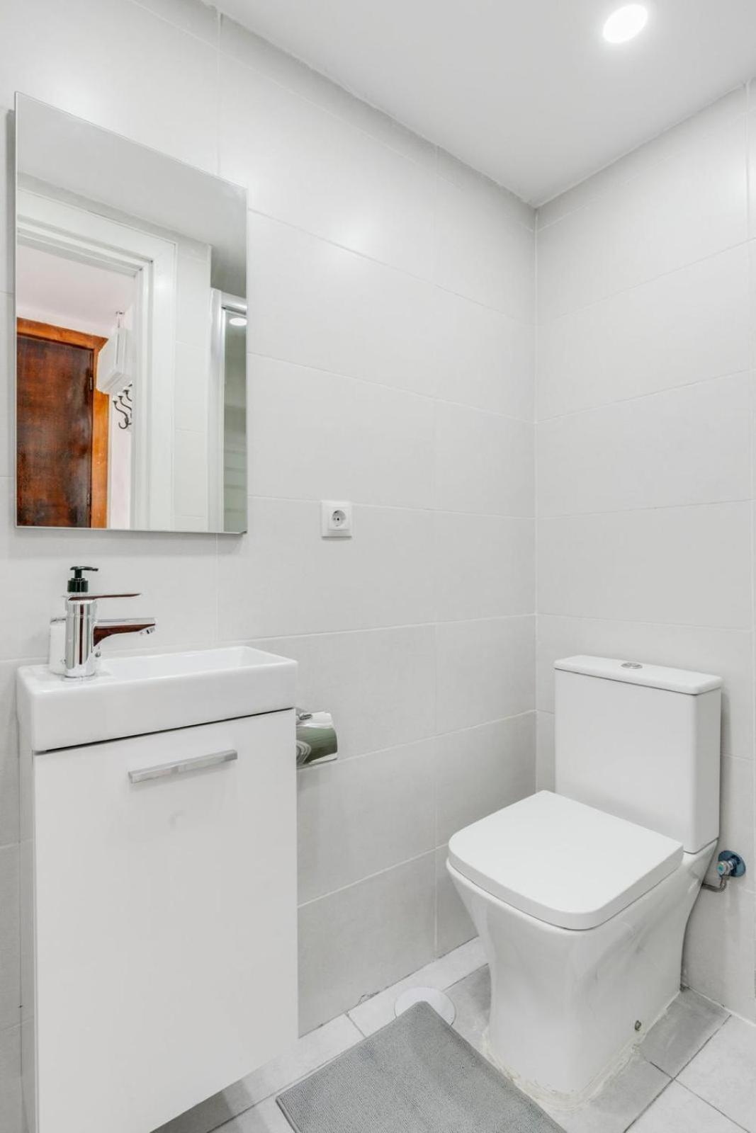 Nogalera Rainbow 2-bedroom Apartment, Pool And Parking By Namaste Elite Apartamento *
