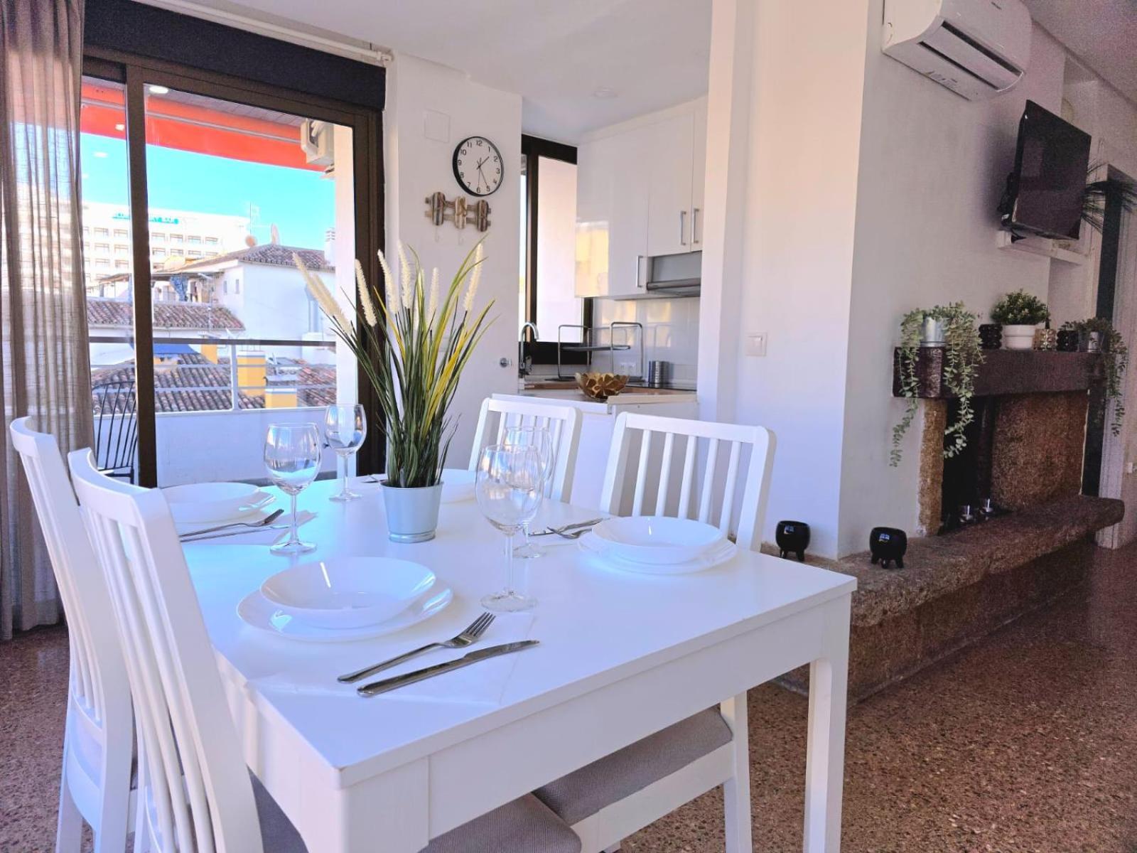 Nogalera Rainbow 2-bedroom Apartment, Pool And Parking By Namaste Elite Torremolinos