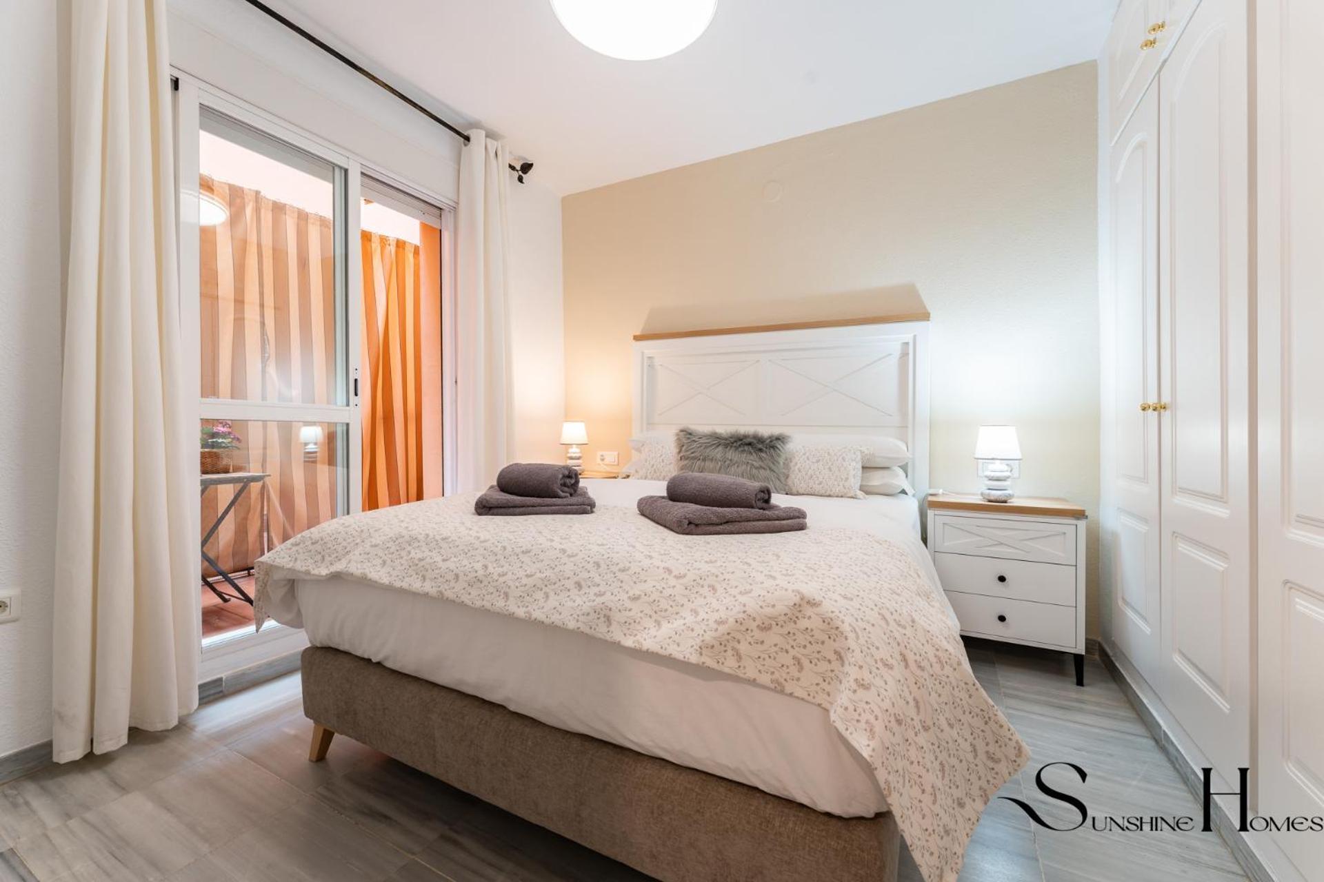 50 Meters From The Beach, 1 Bedroom With Parking