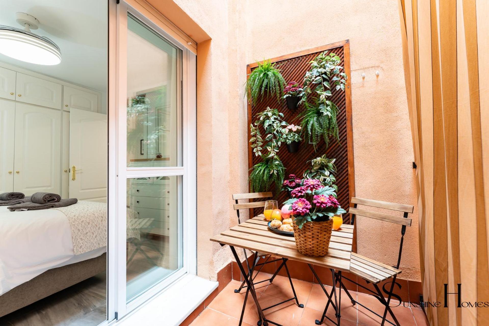 50 Meters From The Beach, 1 Bedroom With Parking Torremolinos