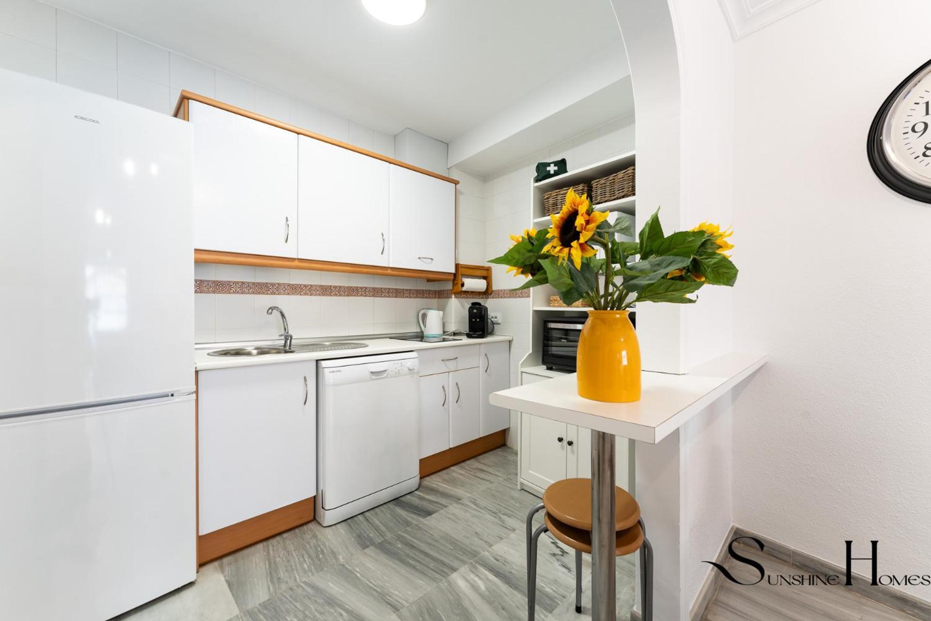 50 Meters From The Beach, 1 Bedroom With Parking