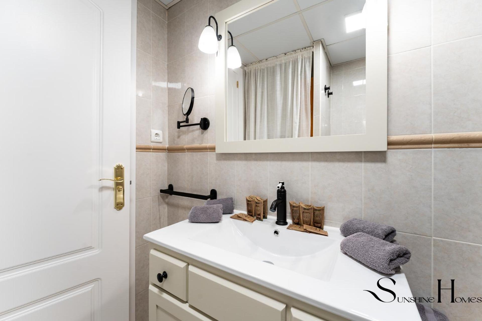 Apartamento 50 Meters From The Beach, 1 Bedroom With Parking *