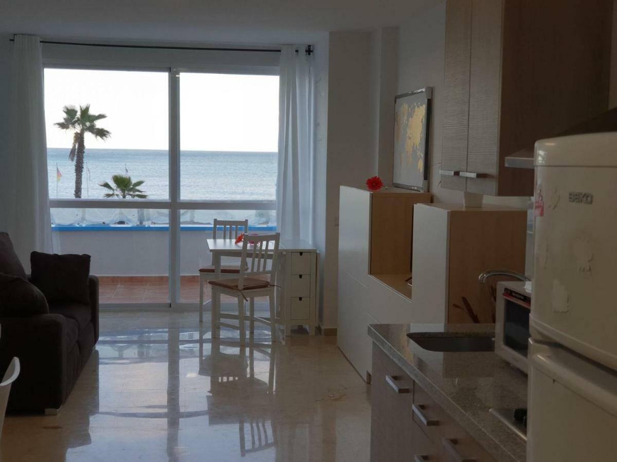 Nuevo Roca Chica, Primera Linea Playa,torremolinos Apartment