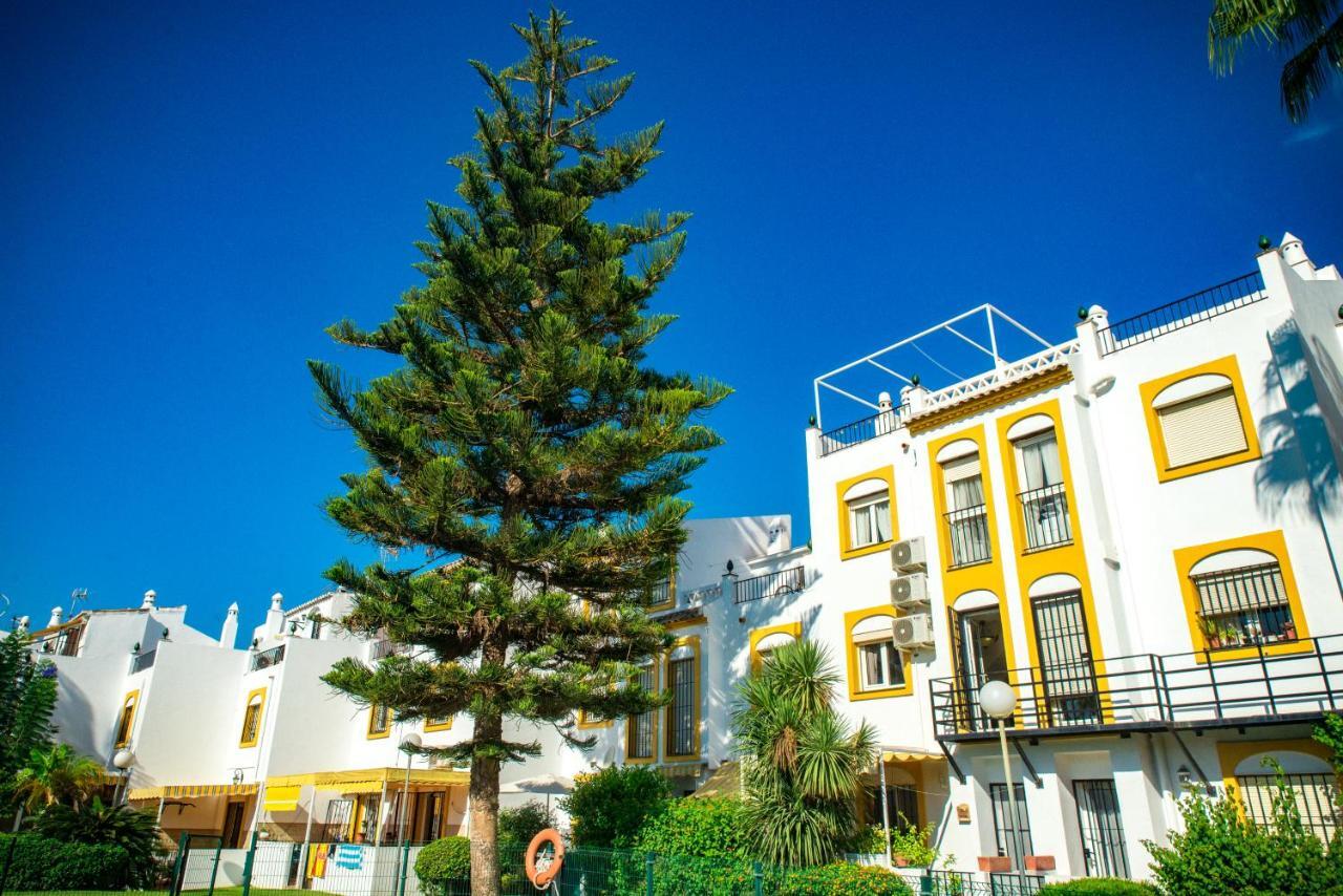 Atico Con Terraza - A 600 Metros De Playa La Carihuela - Piscina - Parking Gratis *