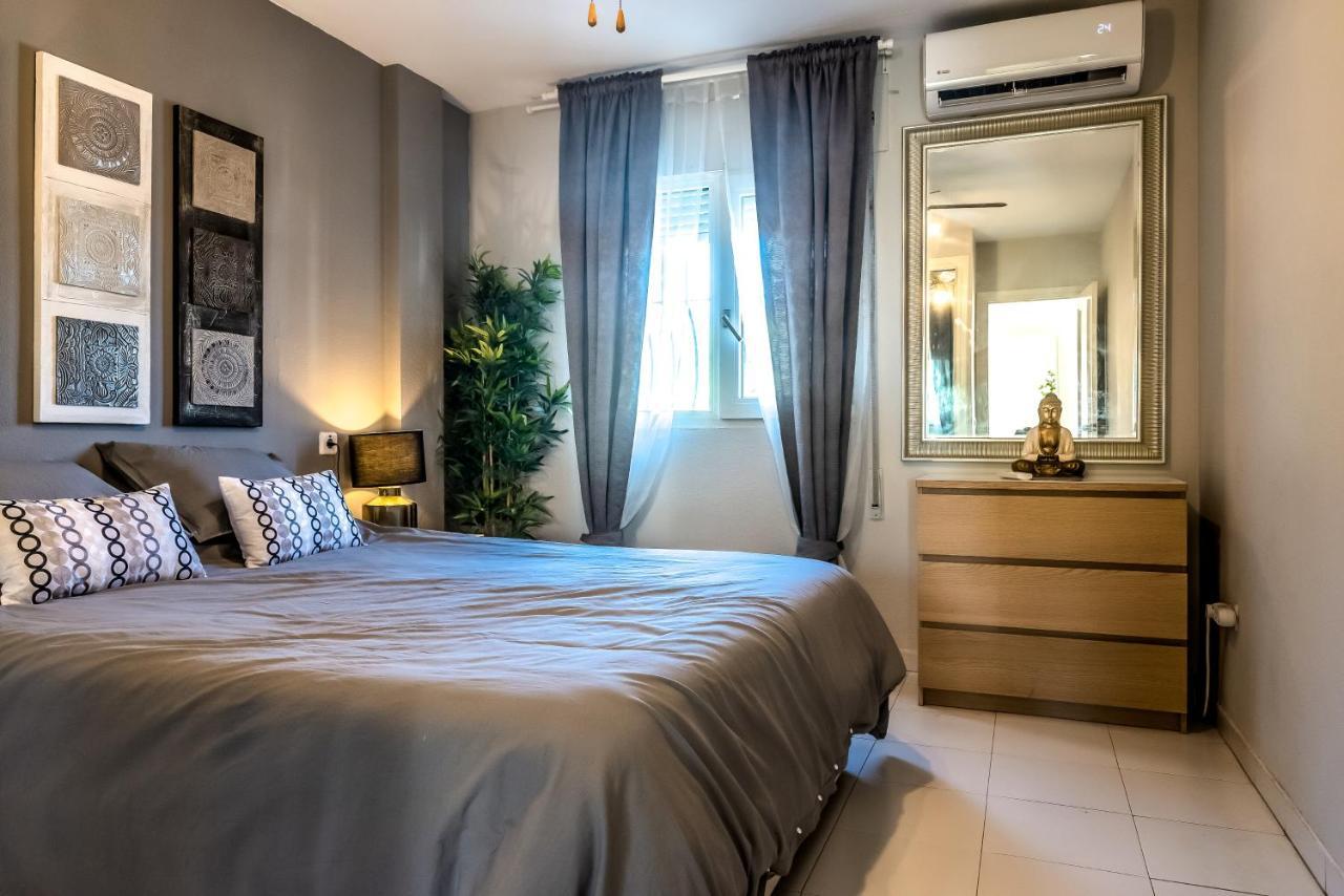 Apartment Atico Con Terraza - A 600 Metros De Playa La Carihuela - Piscina - Parking Gratis *