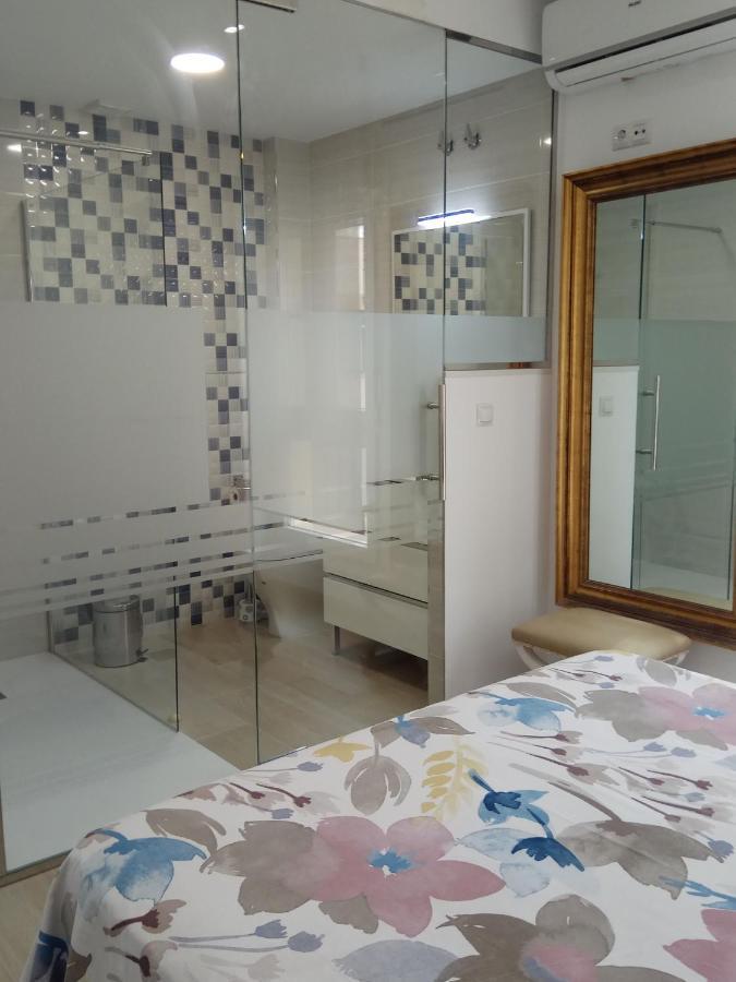 Esplendido Apartamento, Carihuela Edificio El Remo, Primera Línea Apartamento