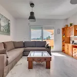 Well-Located & Nice Views 2Bdr Apt In Los Alamos