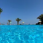 Private 250Sqm Garden Duplex, Jacuzzi, Cinema, Sea View Escape