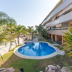 Hill Apartment With Terrace, Parking, Pool & Paddle Court