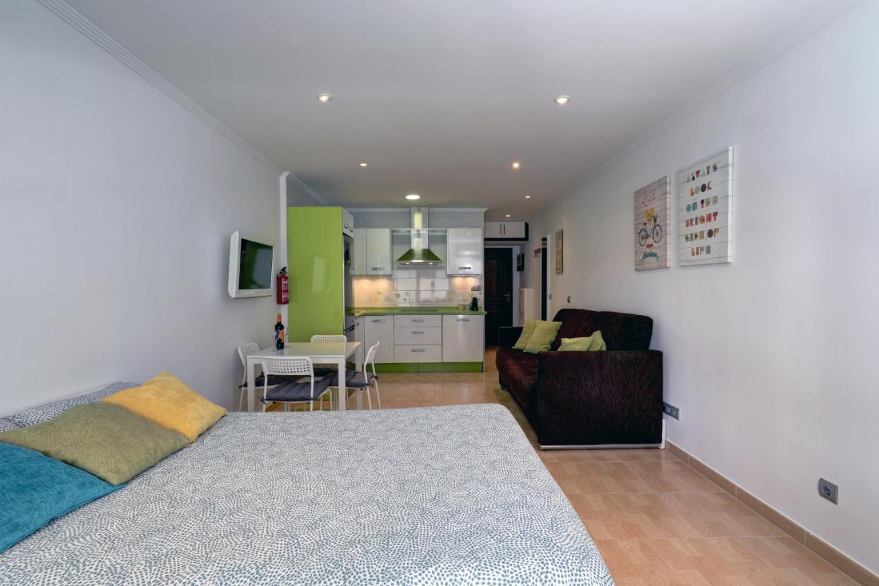 071 - Beachside Studio Perfect For A Family Getaway Apartamento Torremolinos