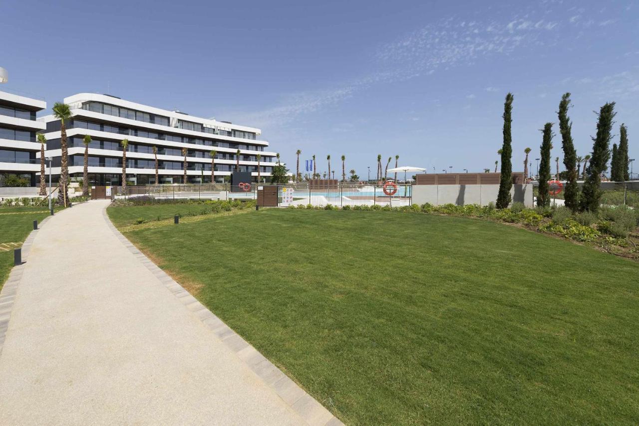 Espectacular Bajo Con Jardín En 1ª Línea De Playa Apartamento Torremolinos