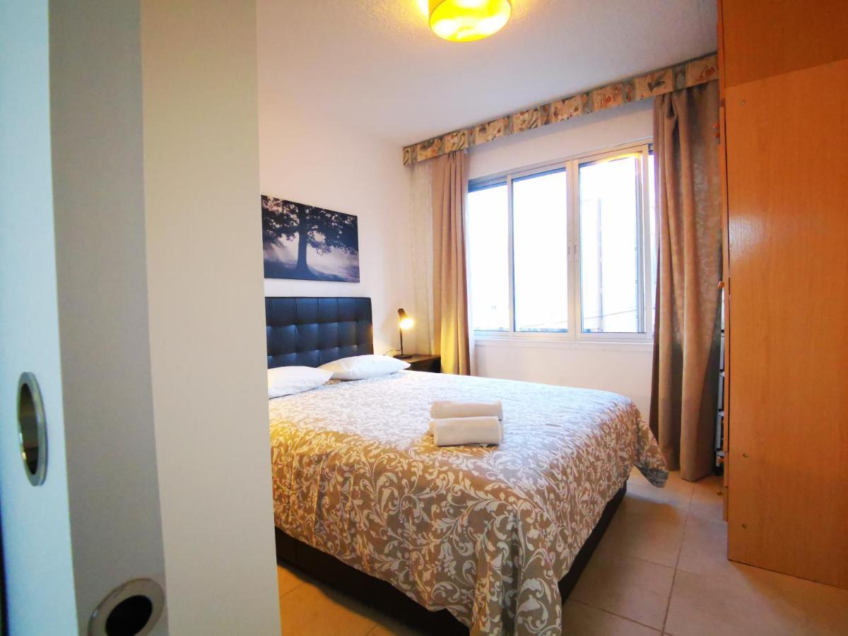 Apartment 2 Bedrooms With Terrace And Pool *